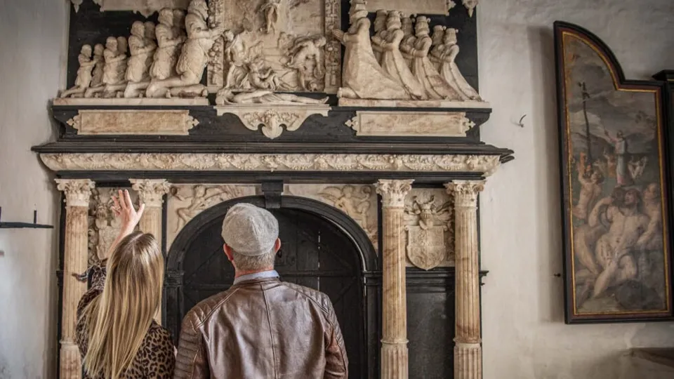 Royal Mausoleum Tour